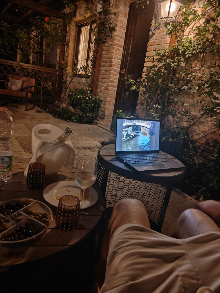 Jeg ser en sommerfilm i Venedig på NH Collection Venezia Grand Hotel Palazzo dei Dogi. Af LocalsInsider.com