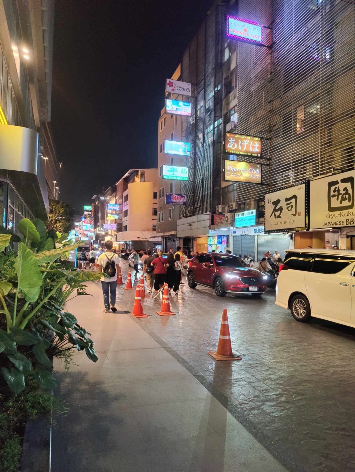 sukhumvit Bangkok street