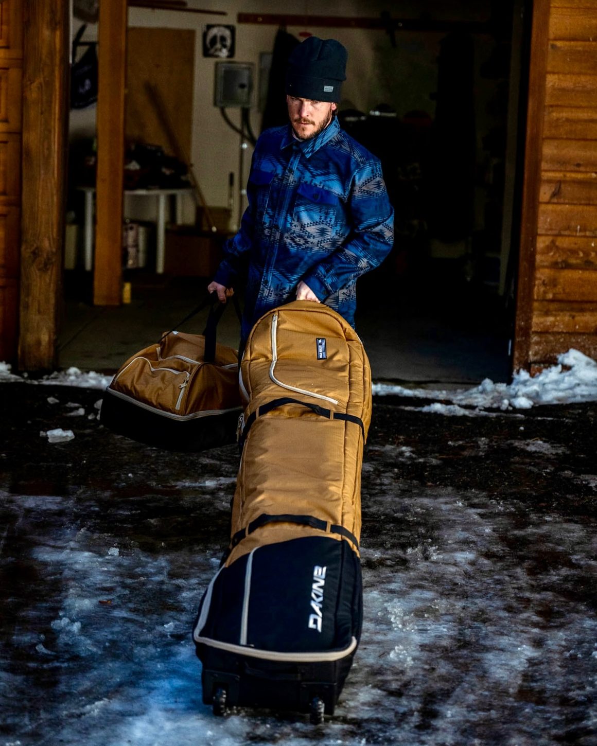 Fall Line Ski Roller Bag | Dakine