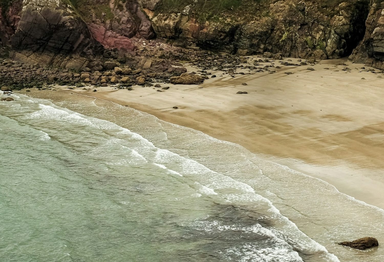 Stay and Surf in Wales