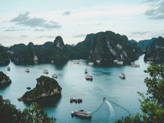 Vietnam surfing