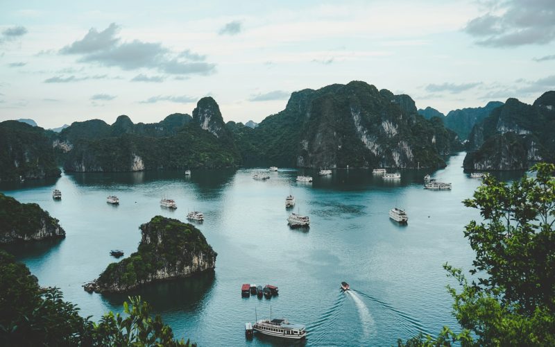 Vietnam surfing