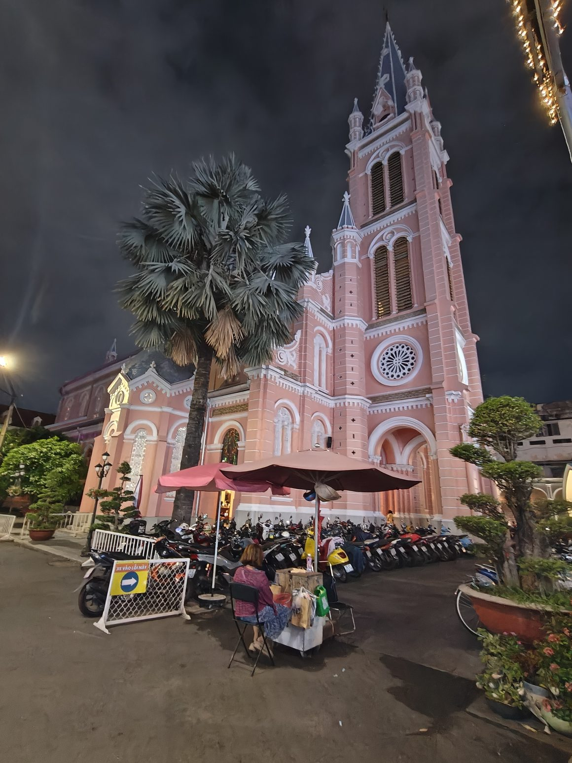 Ho Chi Minh City podróż , różowy kościół