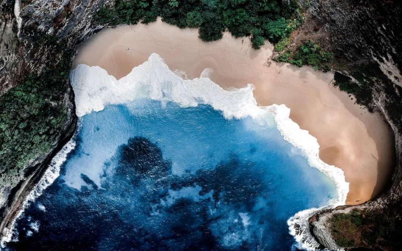 Indonesia Surfing Guide
