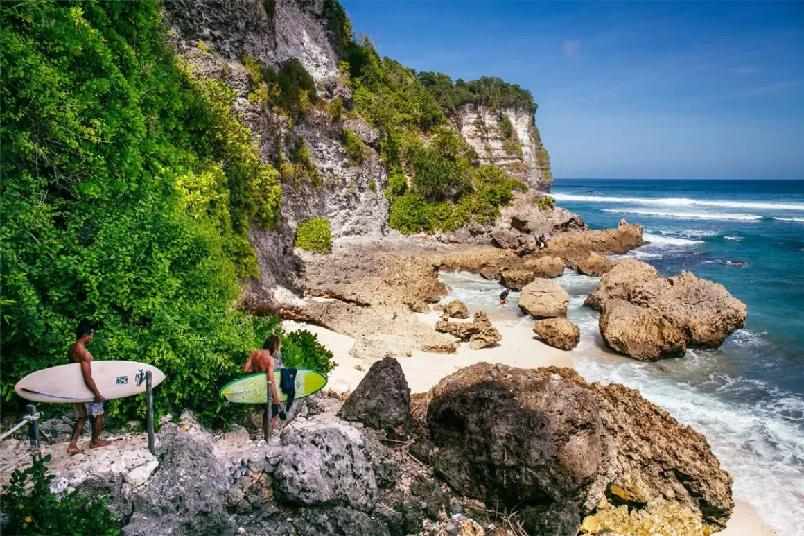 Miejsca do surfowania w Indonezji