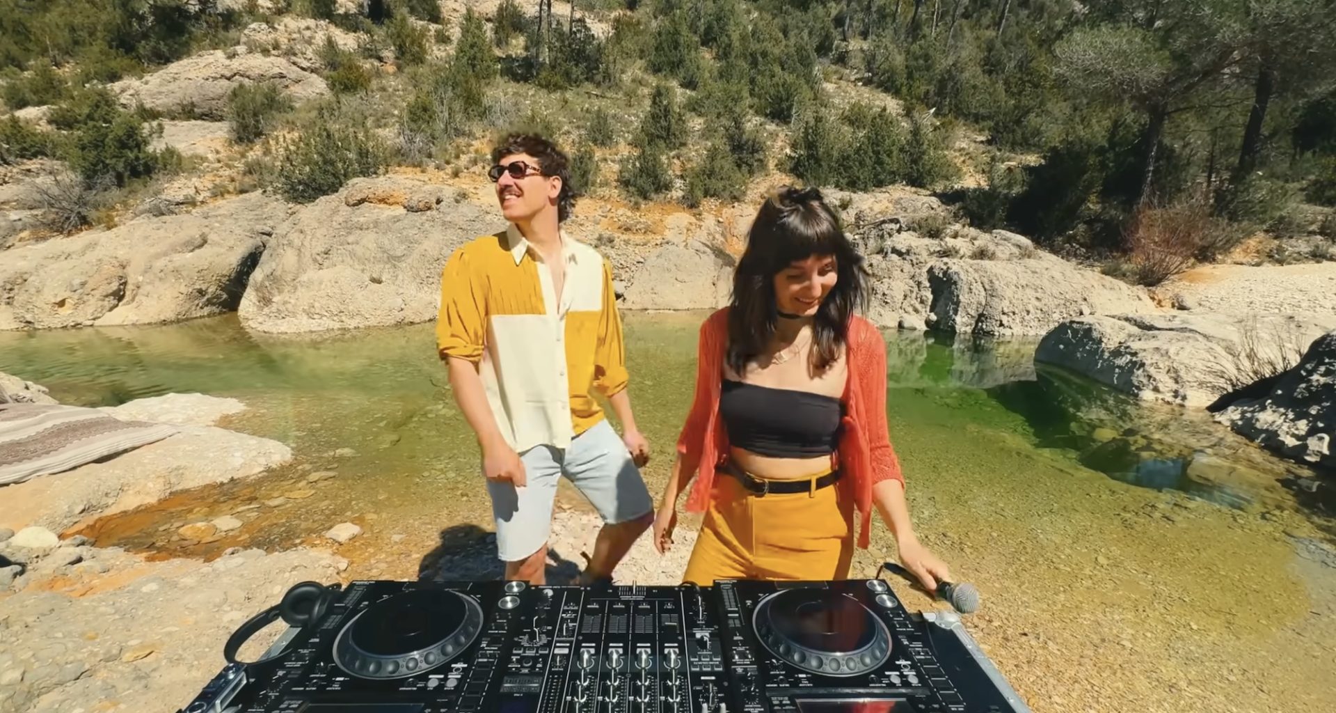 Top 10 Chill Vibes DJ Music for Summer 2025