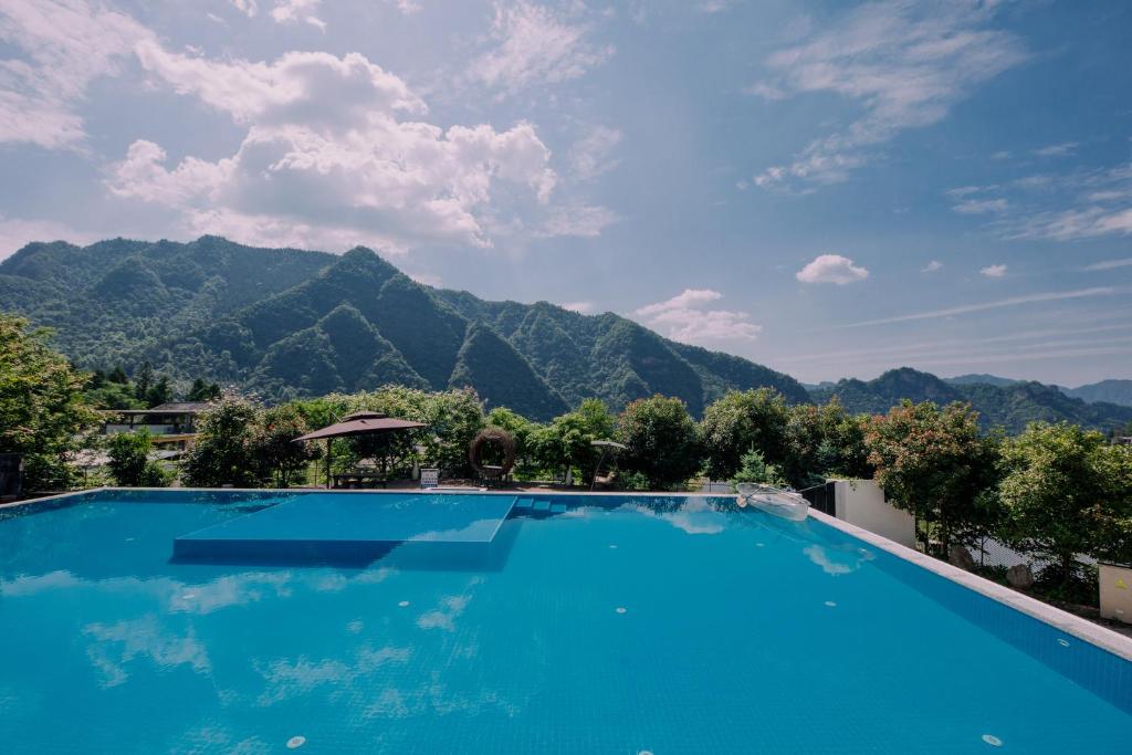 Avatar Mountain Resort Pool