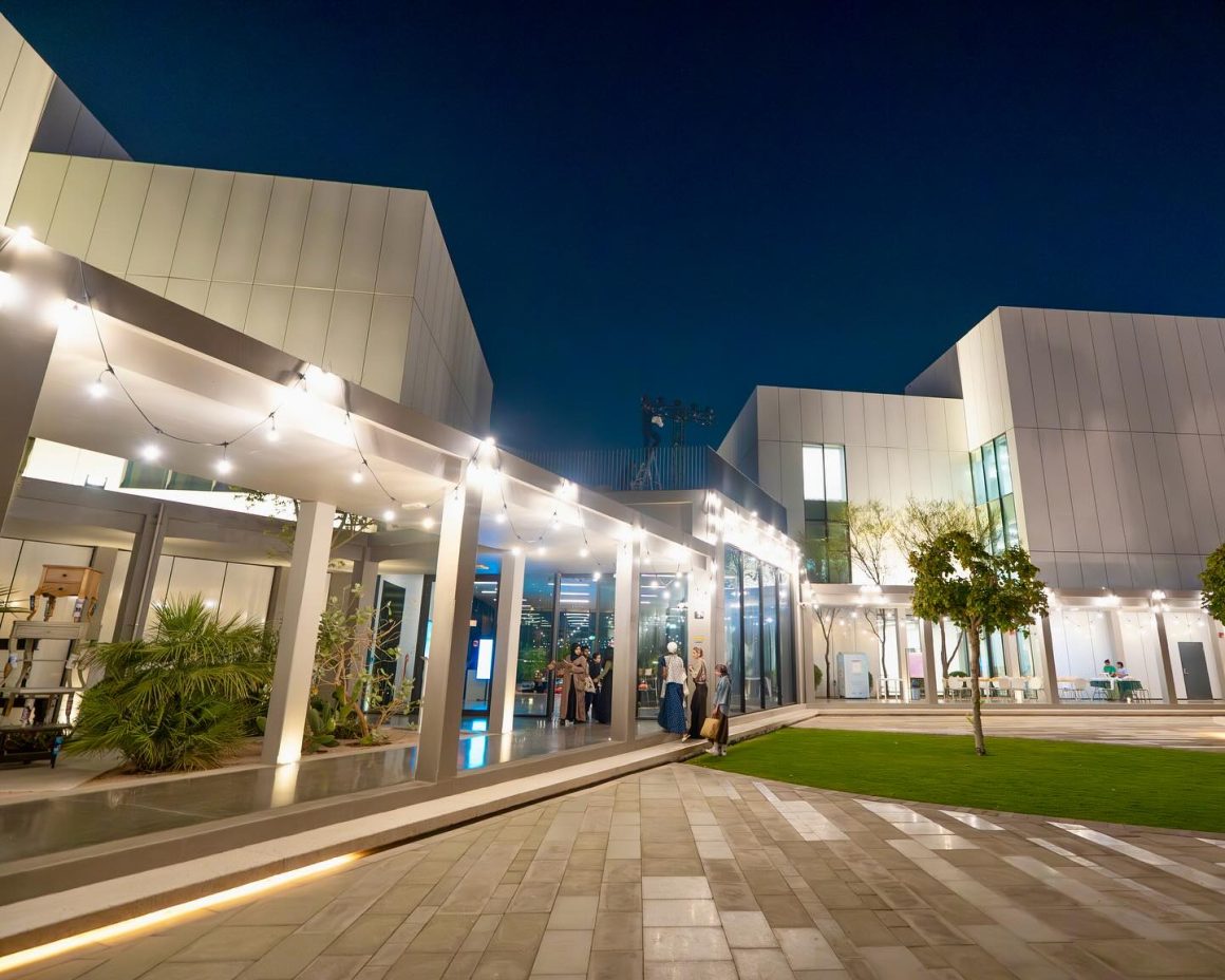 Современный музей и культурный центр Jameel Art Centre в Дубае