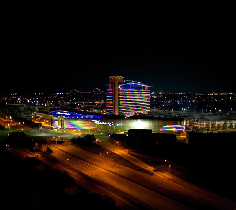 Where to Play Slots and Bet on Sports in Michigan