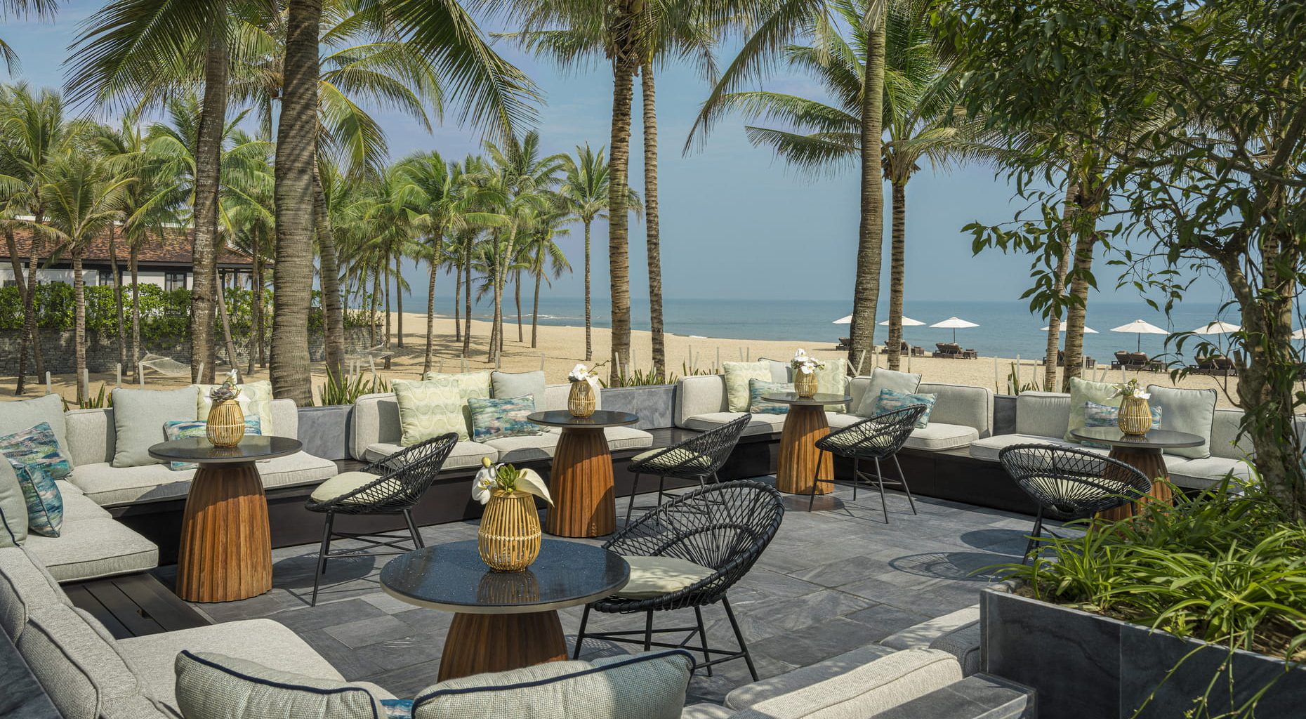 sol og sao four seasons hotellet i Nam Hai Vietnam