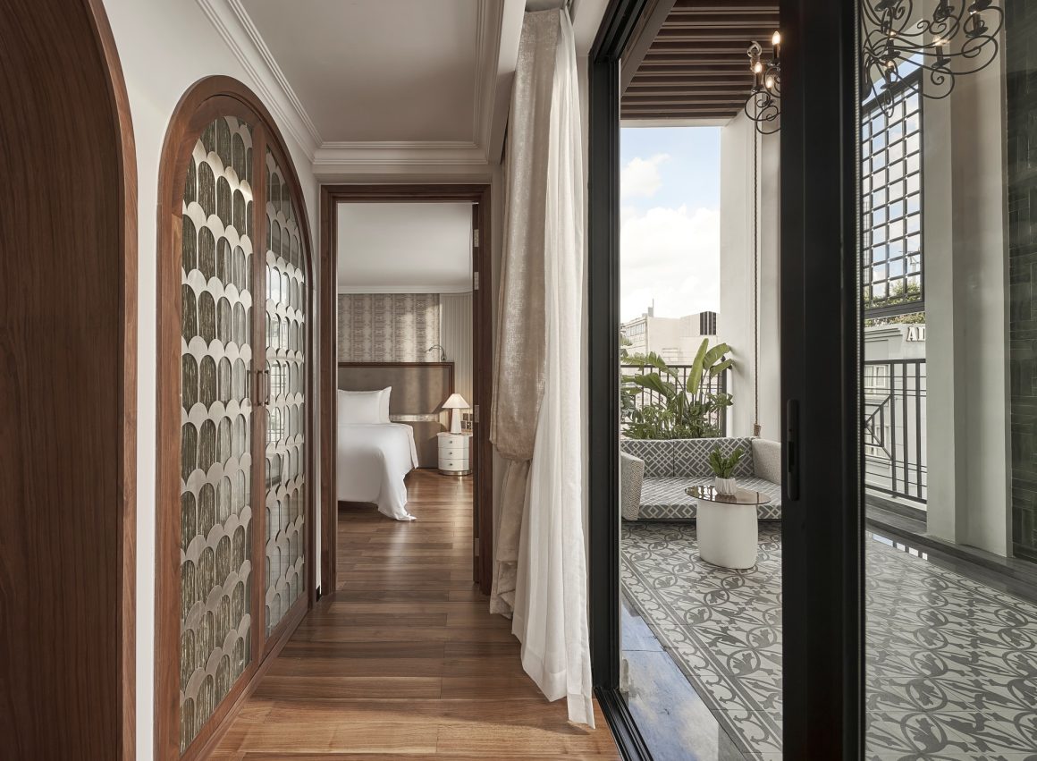 La Siesta Premium Saigon suite