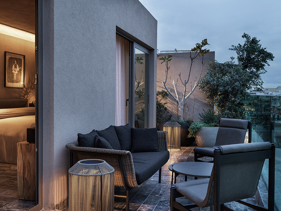 Monastik Living in Athina