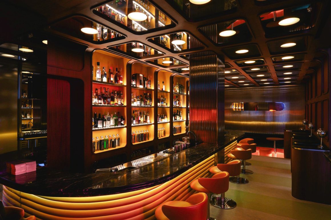 Night Hawk, Singapore