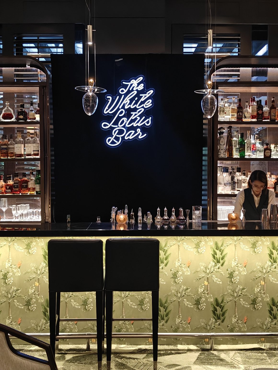 The White Lotus Bar – Four Seasons Hotel Singapore