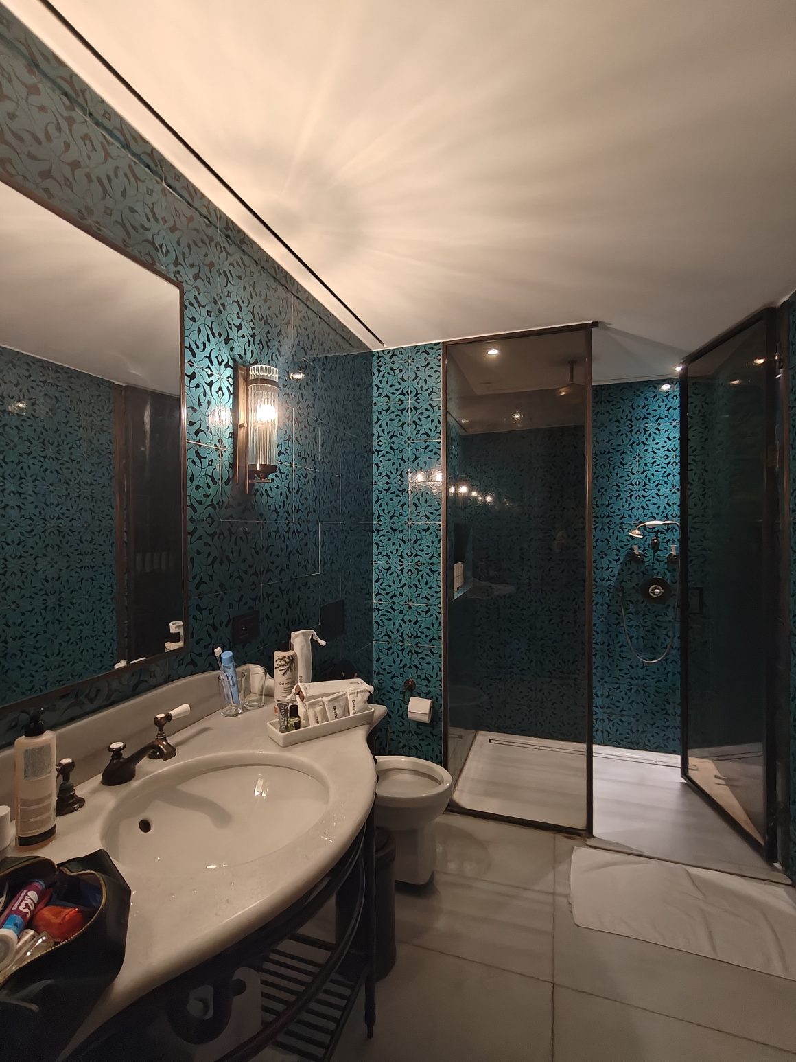 Soho-House-Istanbul-bathroom