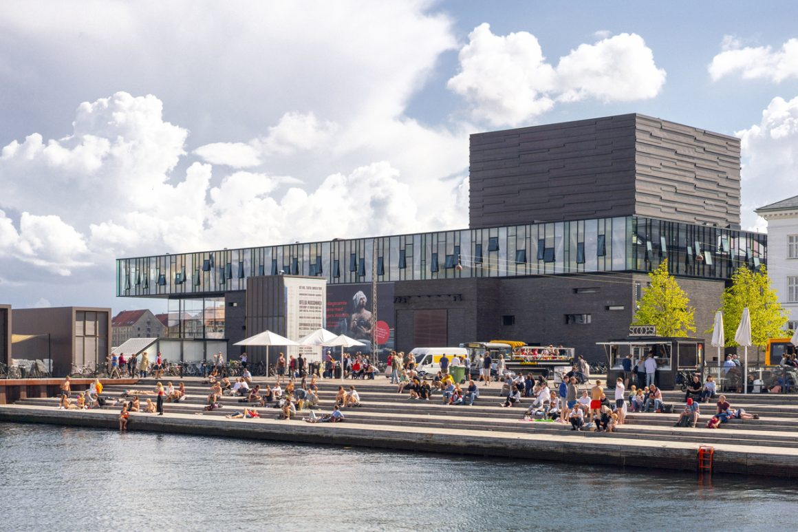 Duński Teatr Królewski znajduje się w kopenhaskim porcie.