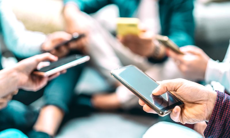 placing bets on mobile phone apps in the USA