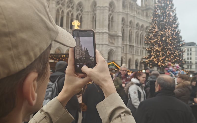 protect your mobile device while traveling