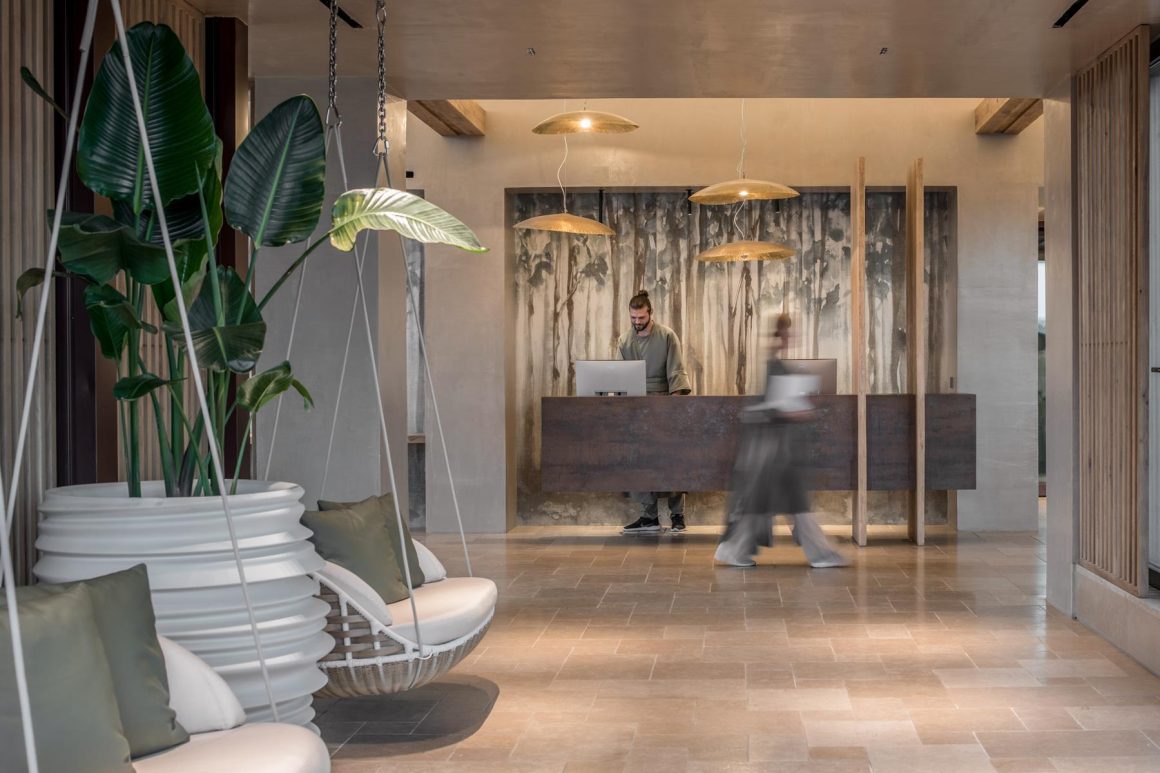 Acro Suites