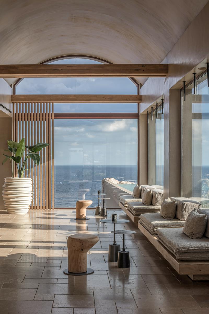 Acro Suites