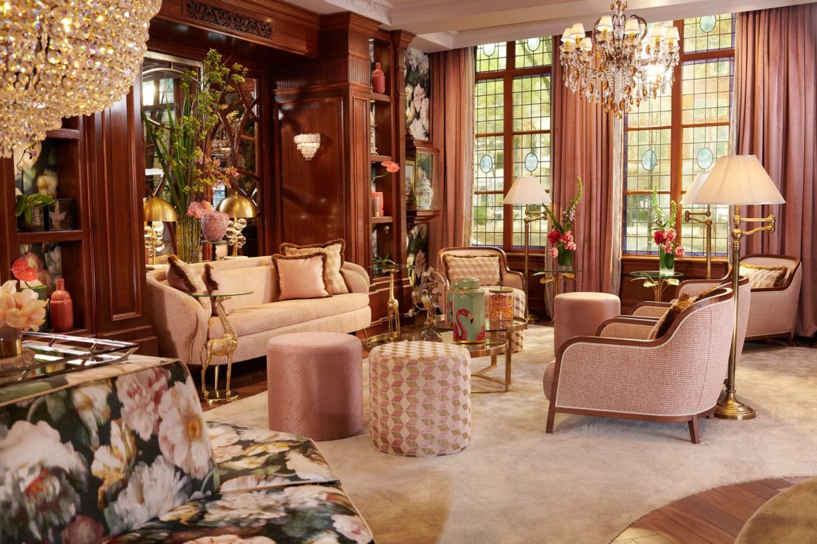 Hotel Estheréa lobby