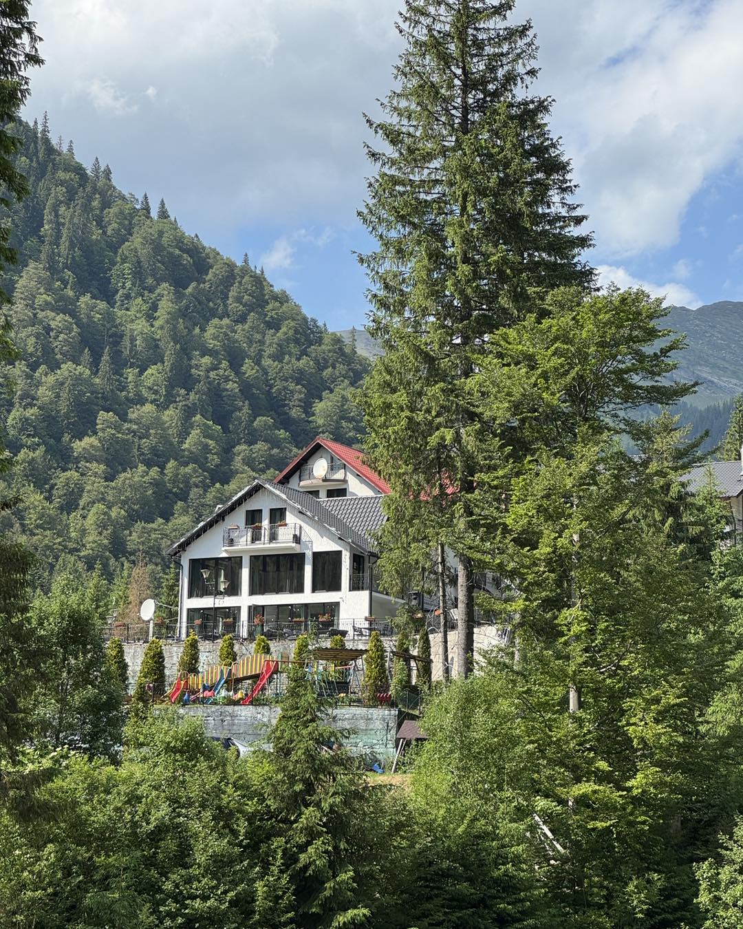 Hotel Piscul Negru