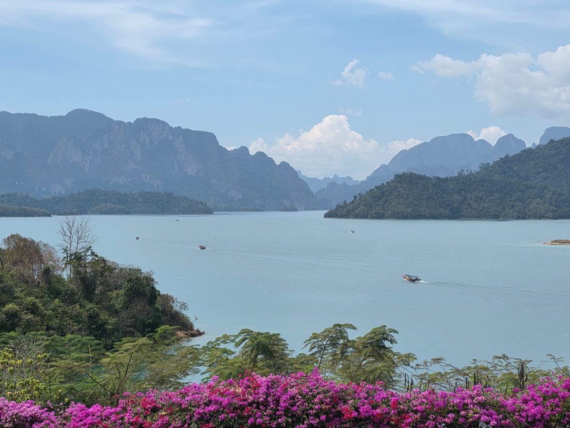 Rajjaprabha Dam - Si Phang Nga National Park with Avatar like mountains
