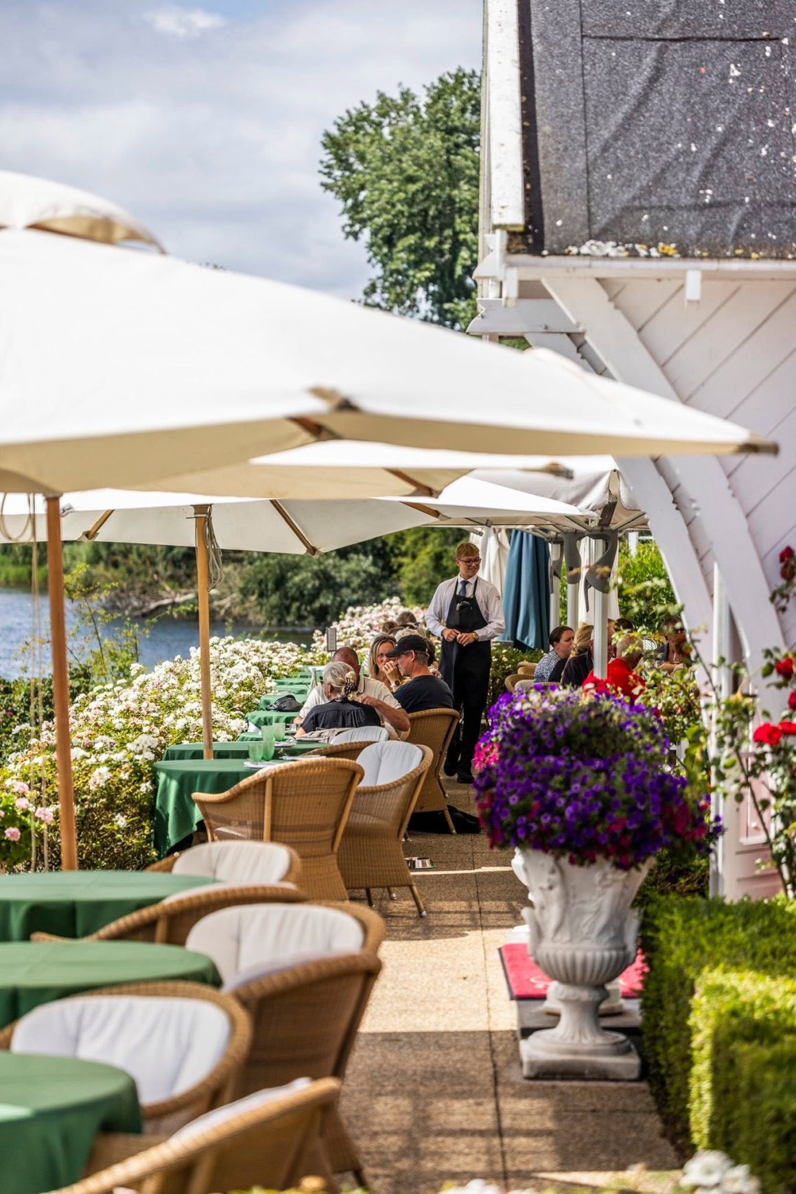Dyvig Badehotel veranda