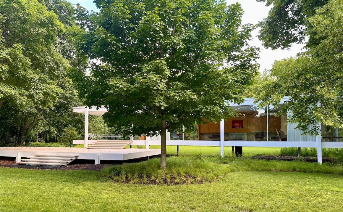 Farnsworth House glass pavilion