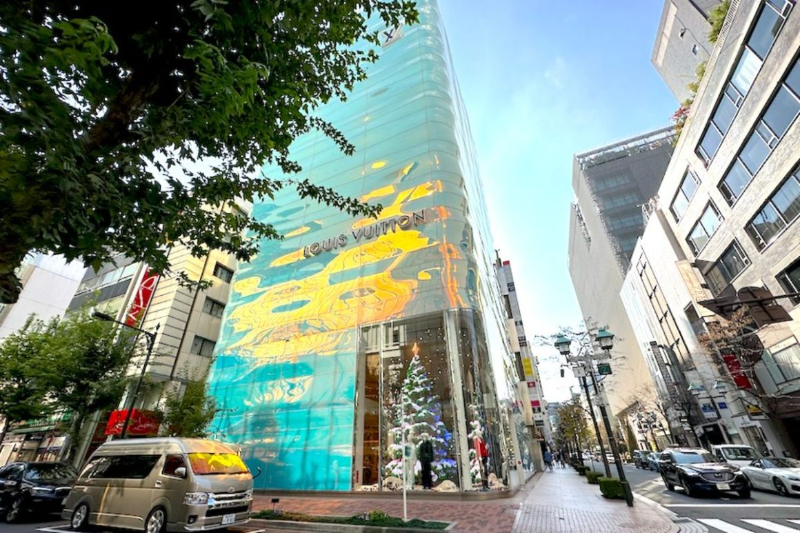 Le Café V at Louis Vuitton Ginza Namiki