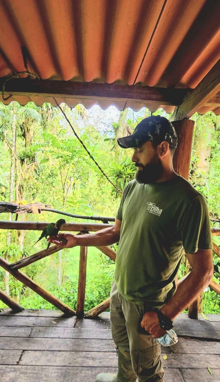 Alef Felipe bird watching guide