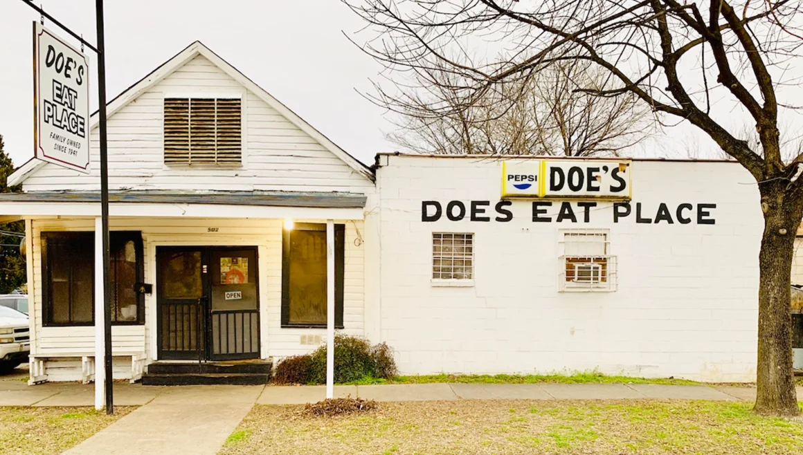 Doe’s Eat Place