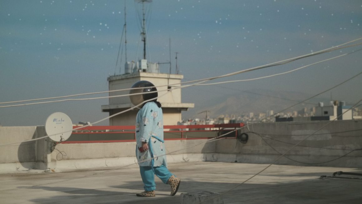 Space Woman af Hadi Moussally
