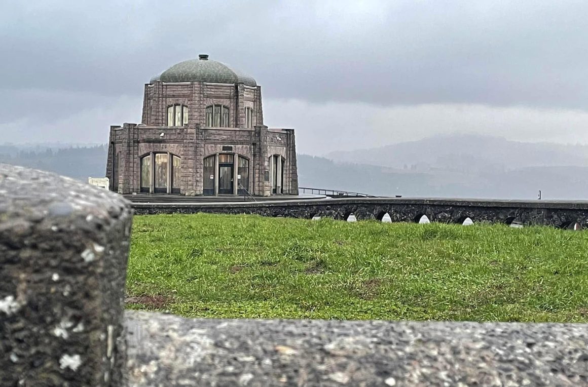 Vista House At Crown Point