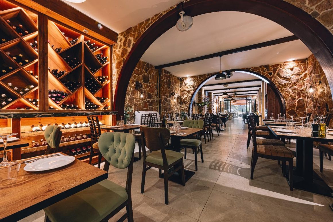 Gourmet Bar & Grill