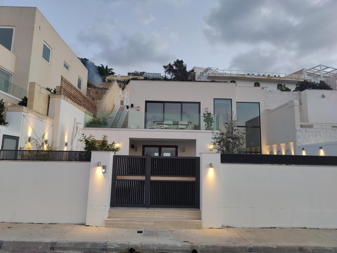 renting a luxury villa in mellieha malta