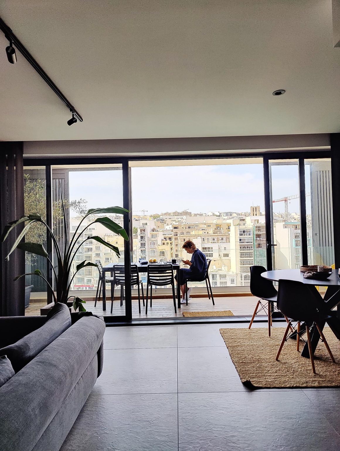 renting appartment in St Julian Malta