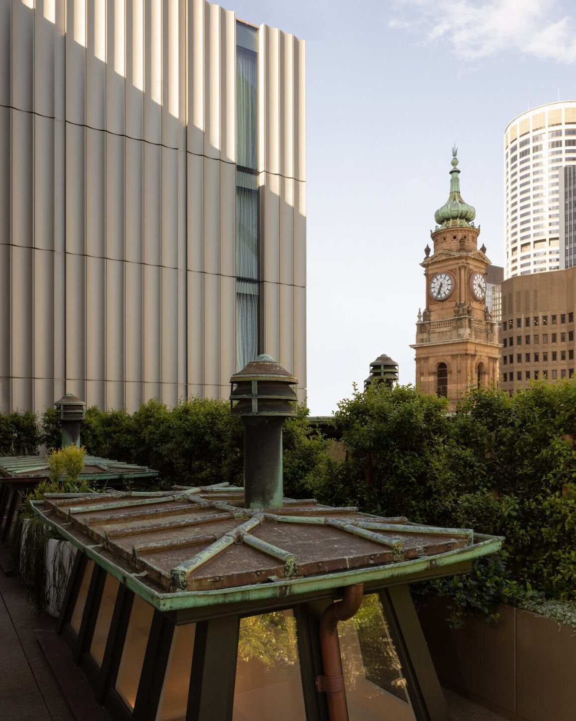 Capella Sydney and Quay Quarter Tower